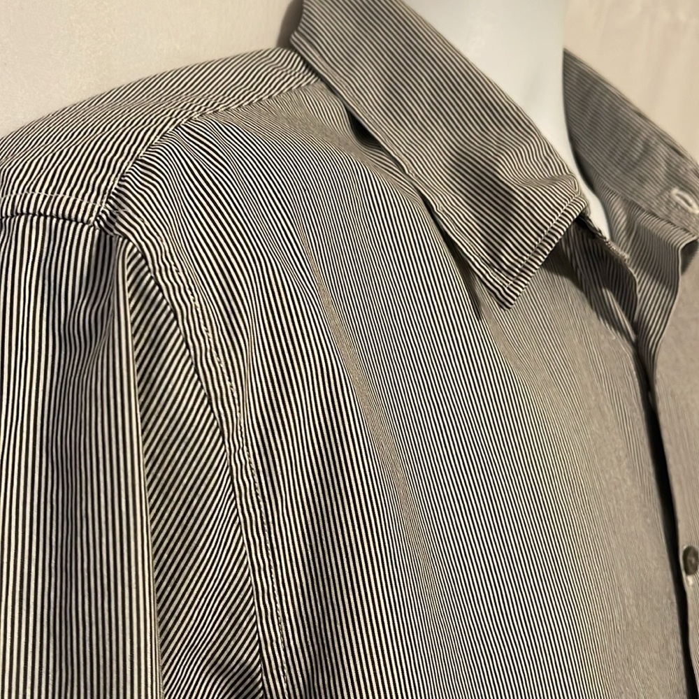 JOHN VARVATOS Button Down Shirt. Size Large
